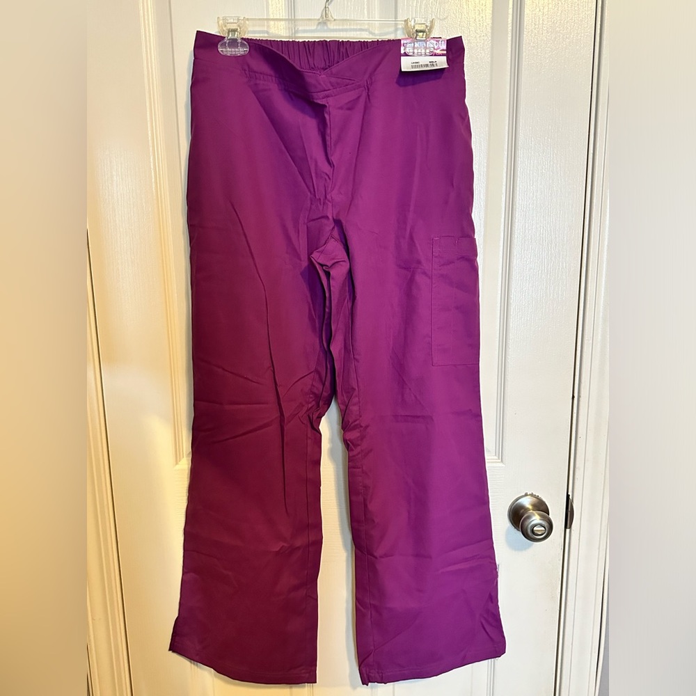 Scrub bottoms new